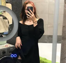 Molly Hot